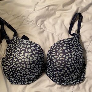 Tshirt push up blue leopard gold accents VS 38DD